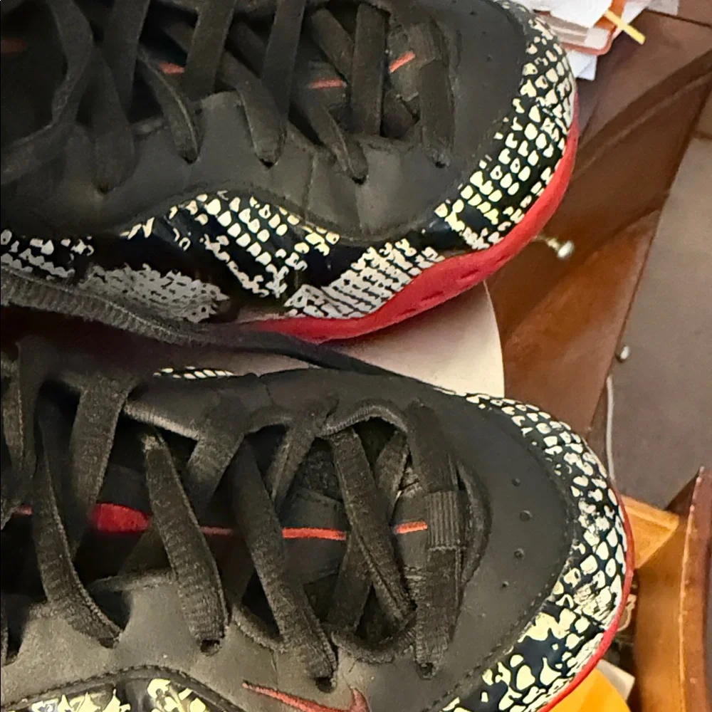 Nike Foamposties albino snake